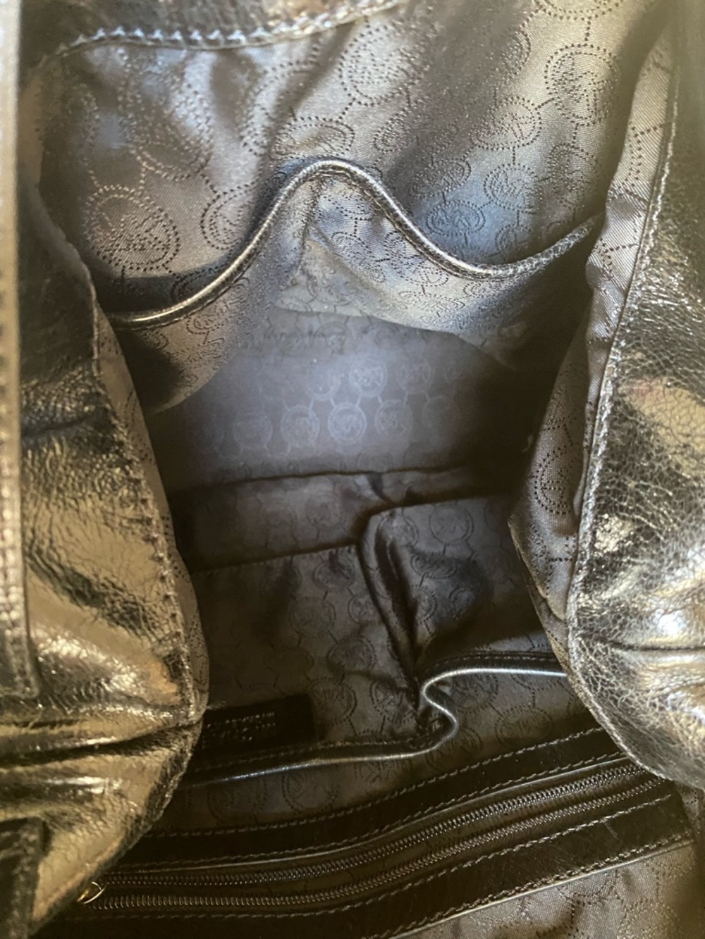 Michael Kors Devon Black Leather Shoulder Bag with Silver Chain Detail - Picture 9 of 12